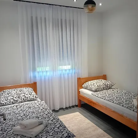 Vikendica Sapat Sane, Prijedor
